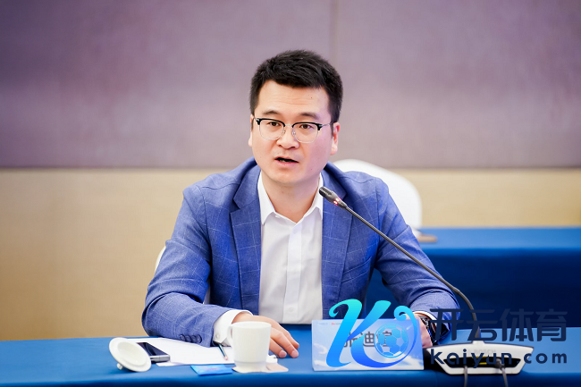（华为昇腾假想业务总裁 张迪煊）